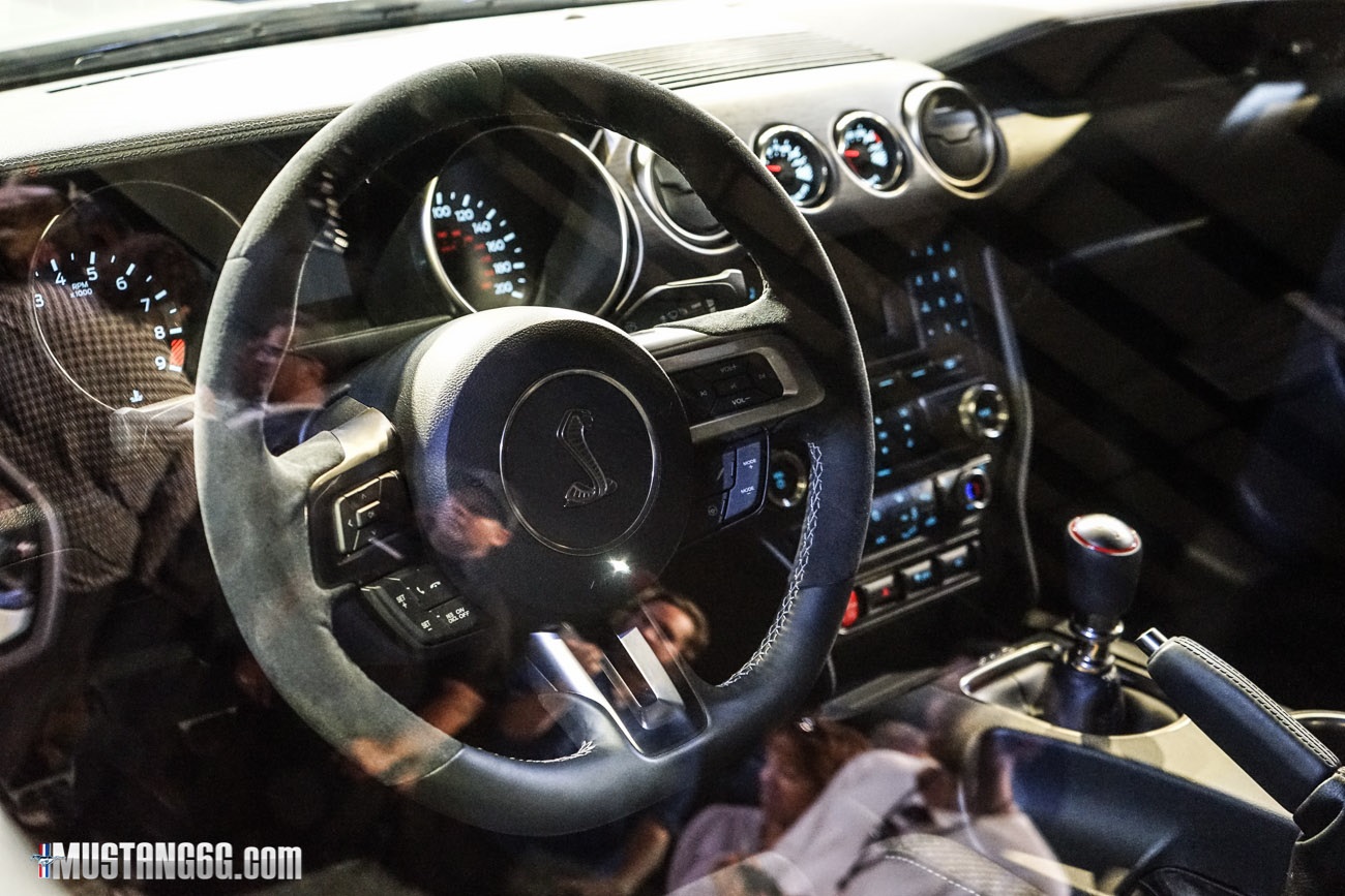 2016_Ford_Shelby_GT350_Mustang_Cabin