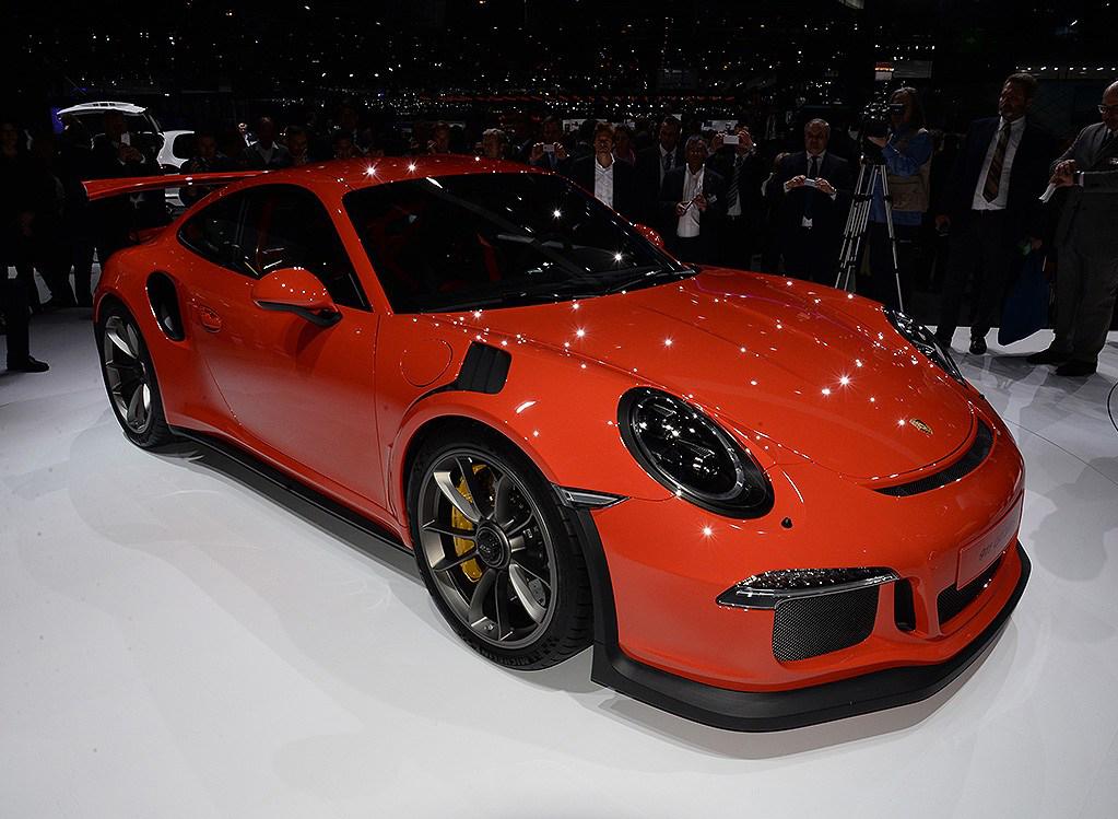 2016_Porsche_911_GT3_RS_1